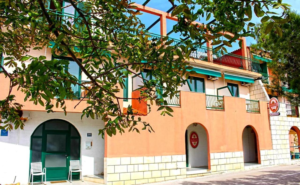 Apartments Gabriela Drvenik  Zewnętrze zdjęcie